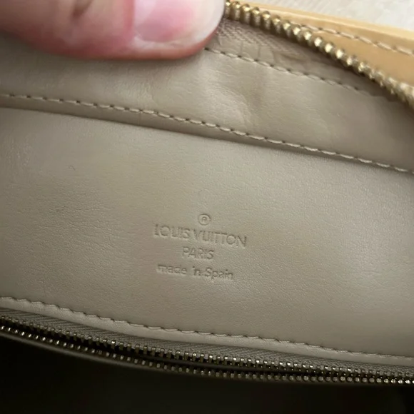 Louis Vuitton Stockton Monogram Vernis Bag - Picture 4 of 7